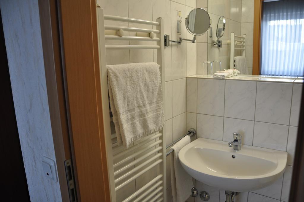 Hotel Buergerhof Гомбург Номер фото